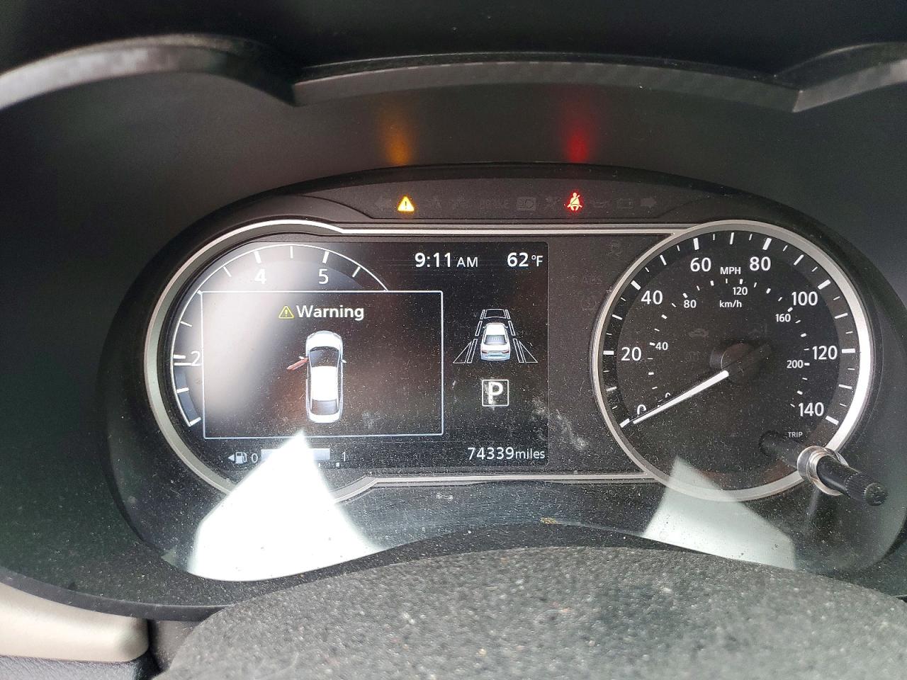 2020 NISSAN VERSA SV photo 25