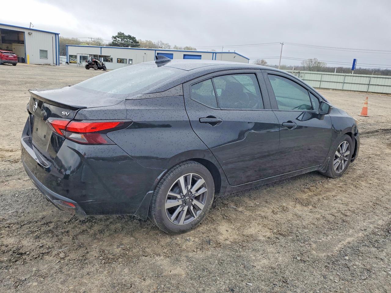 2020 NISSAN VERSA SV photo 7