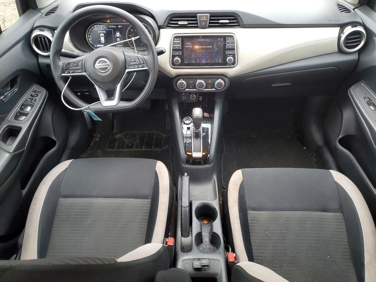 2020 NISSAN VERSA SV photo 22