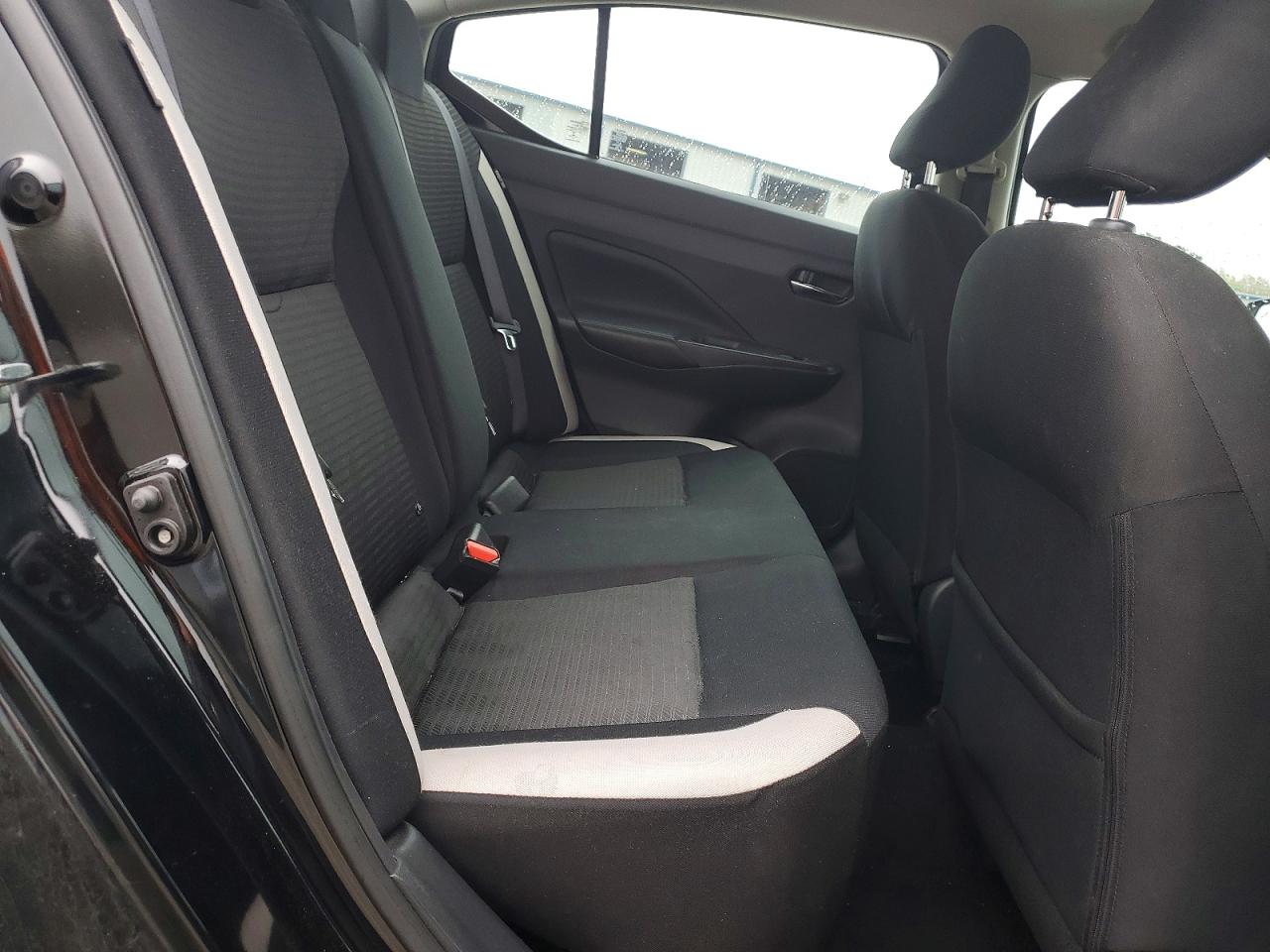 2020 NISSAN VERSA SV photo 28