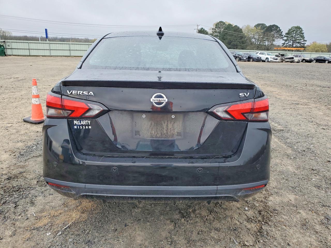 2020 NISSAN VERSA SV photo 16