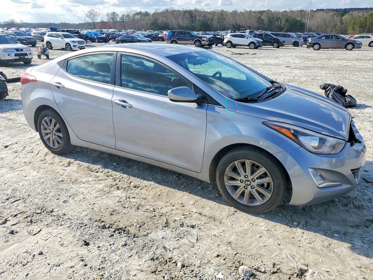 2015 HYUNDAI ELANTRA SE photo 4