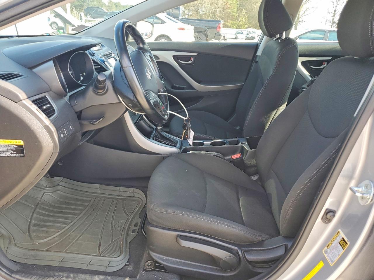 2015 HYUNDAI ELANTRA SE photo 7