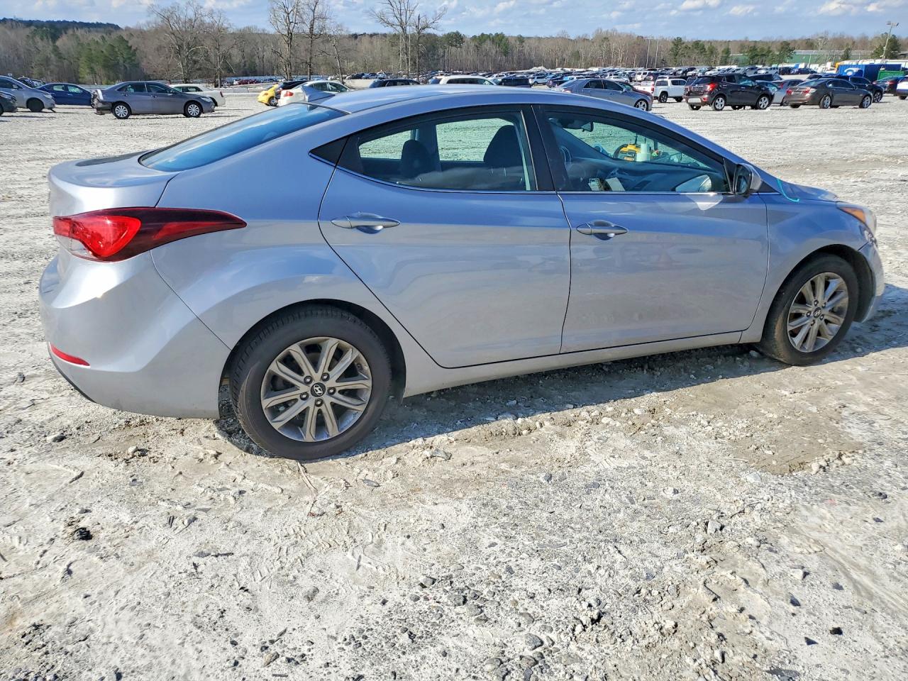 2015 HYUNDAI ELANTRA SE photo 3