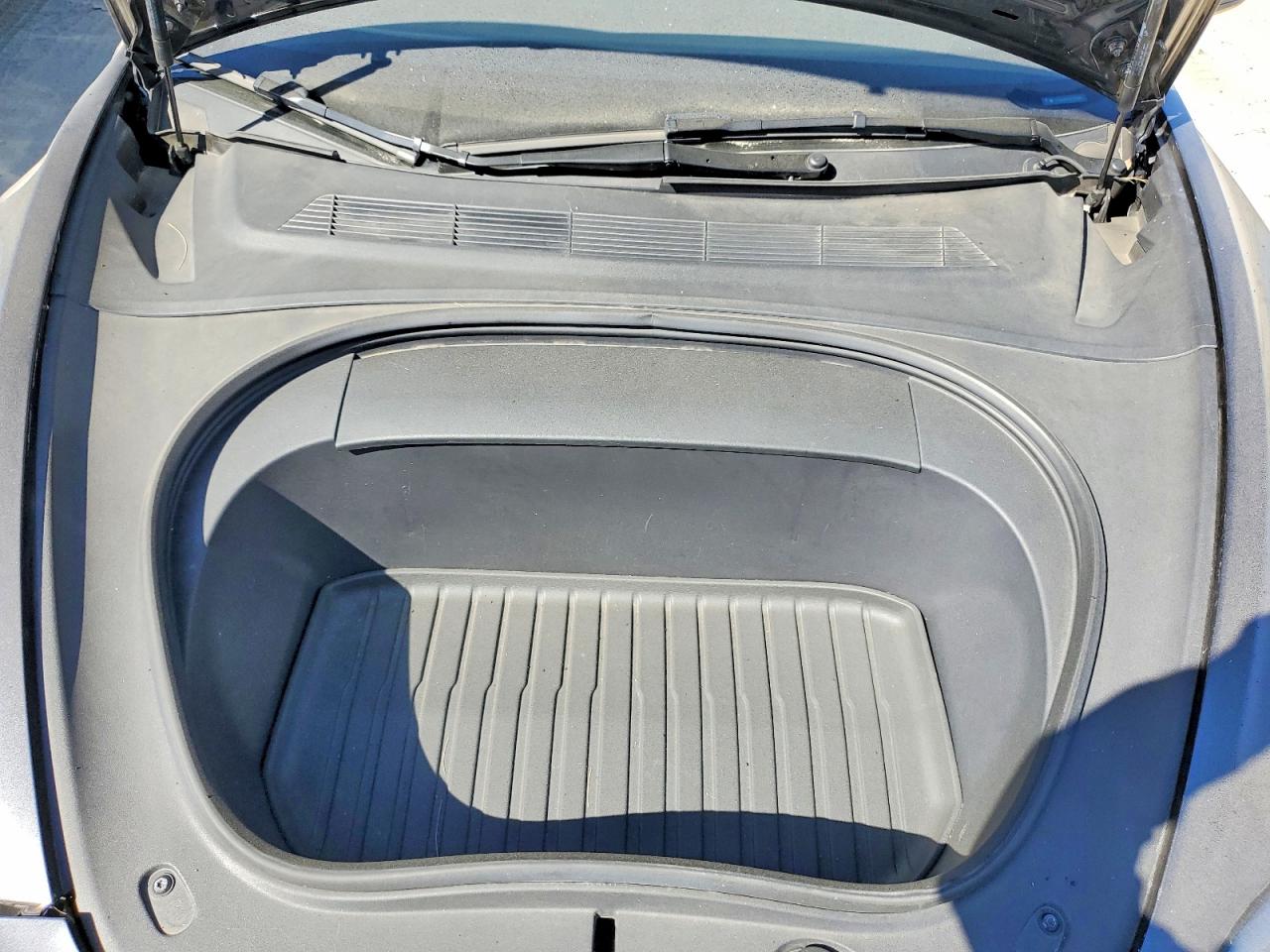 2024 TESLA MODEL 3 photo 31