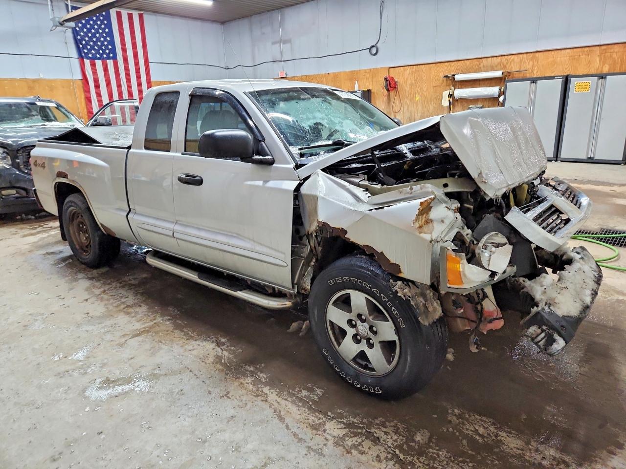 2005 DODGE DAKOTA SLT photo 7