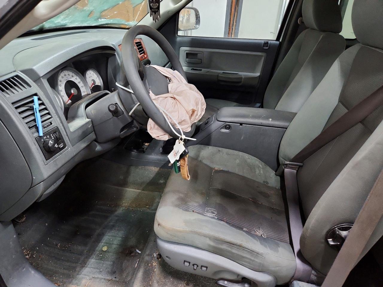 2005 DODGE DAKOTA SLT photo 13