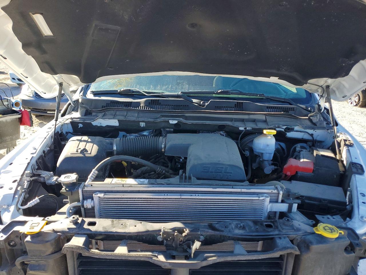 2021 RAM 1500 CLASSIC photo 21