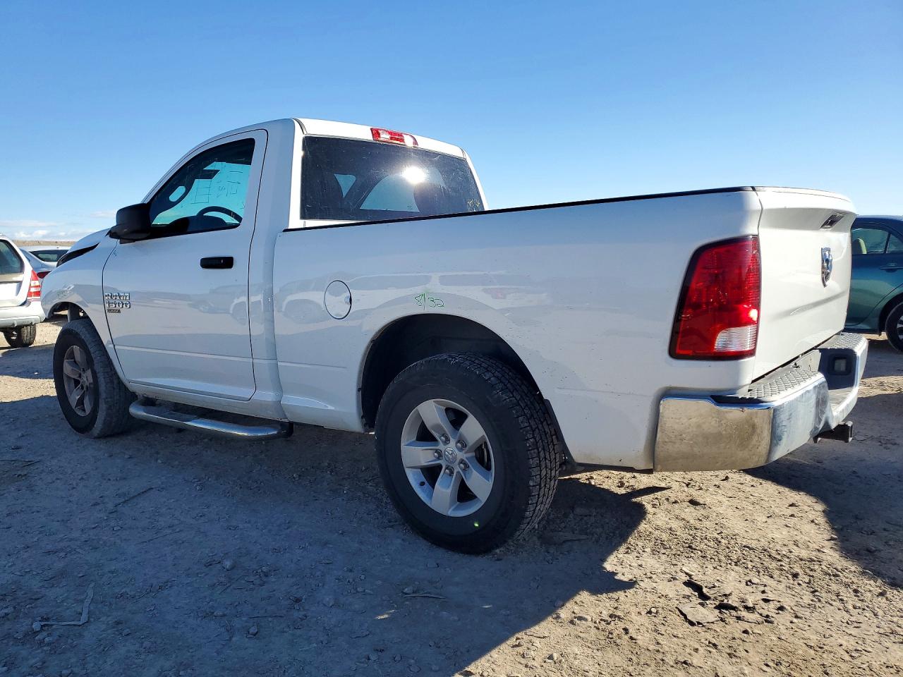2021 RAM 1500 CLASSIC photo 3