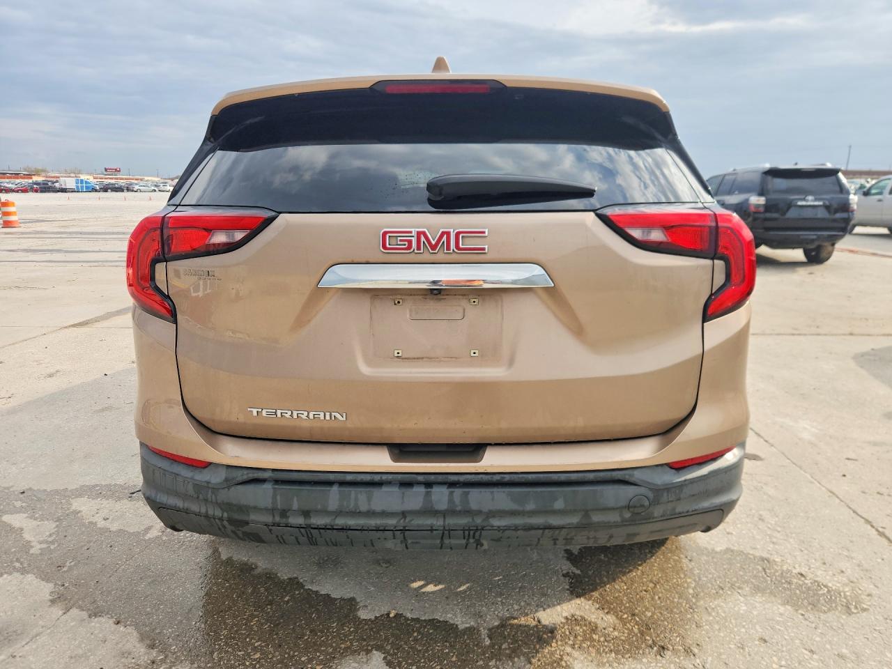 2018 GMC TERRAIN SLE photo 11