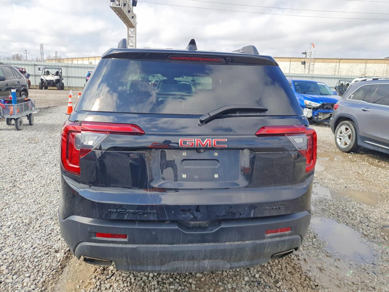 2023 GMC ACADIA SLT photo 6
