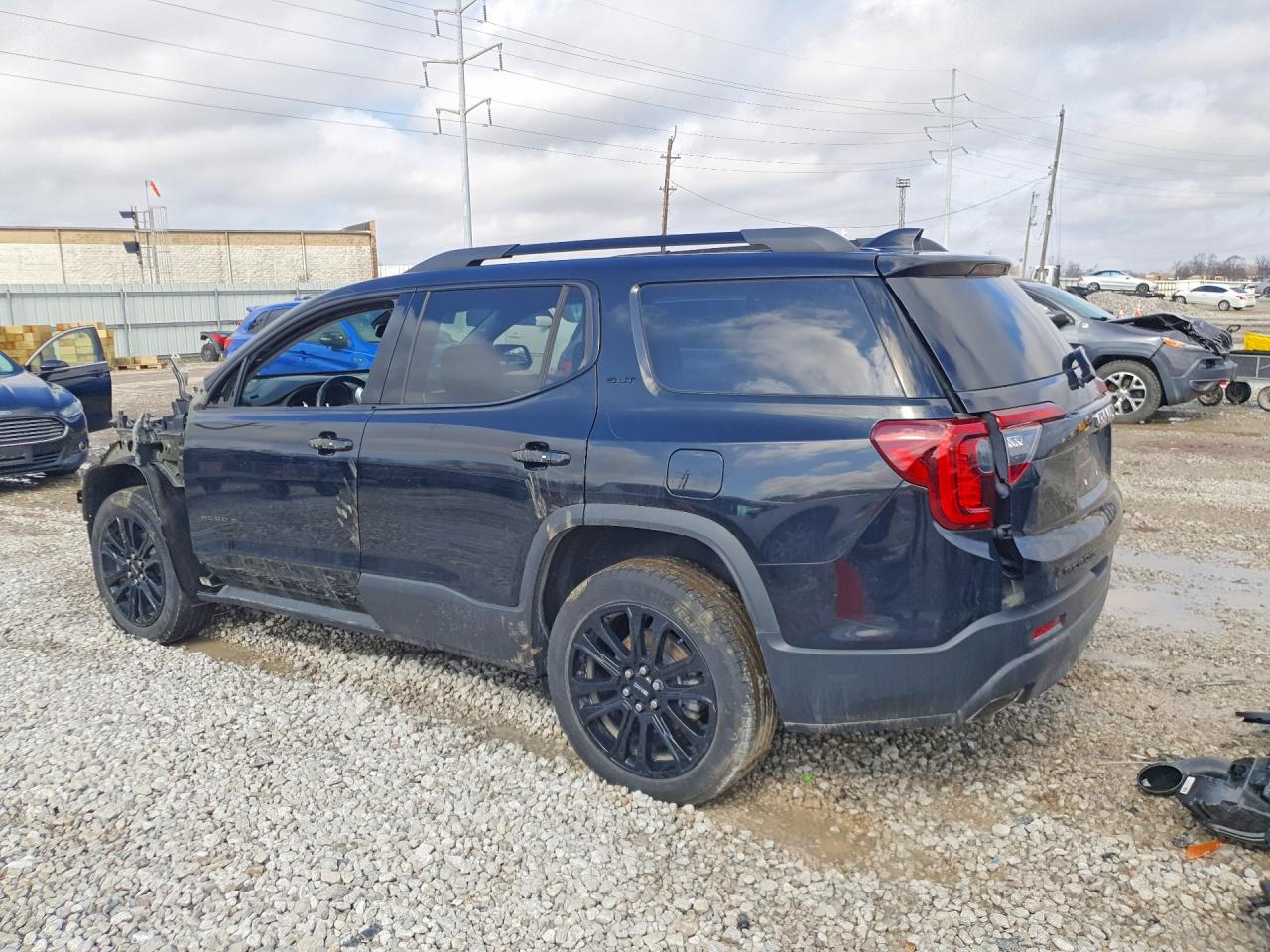 2023 GMC ACADIA SLT photo 2