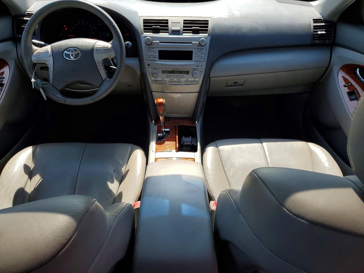 2010 TOYOTA CAMRY XLE V6 photo 8