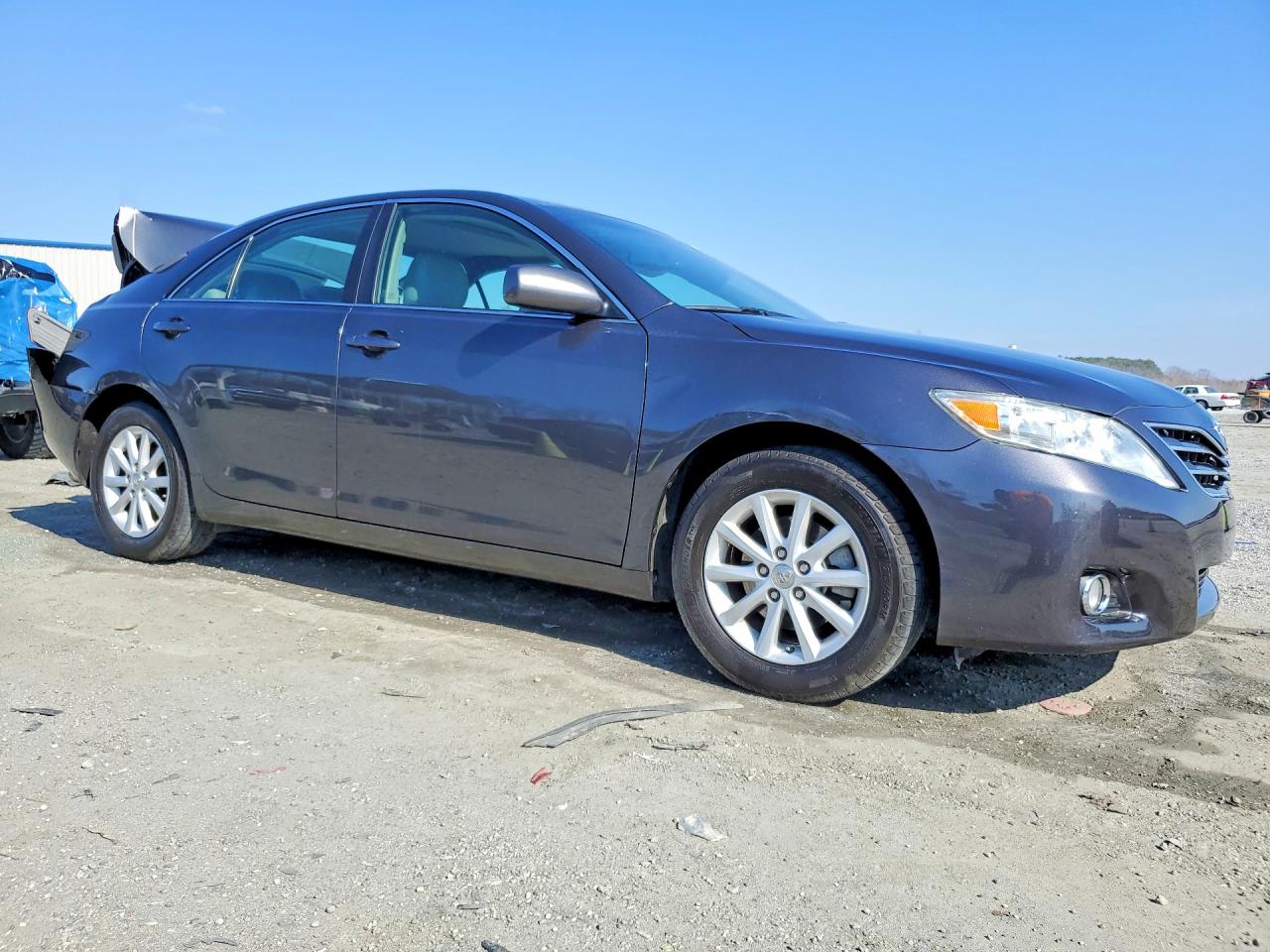 2010 TOYOTA CAMRY XLE V6 photo 4