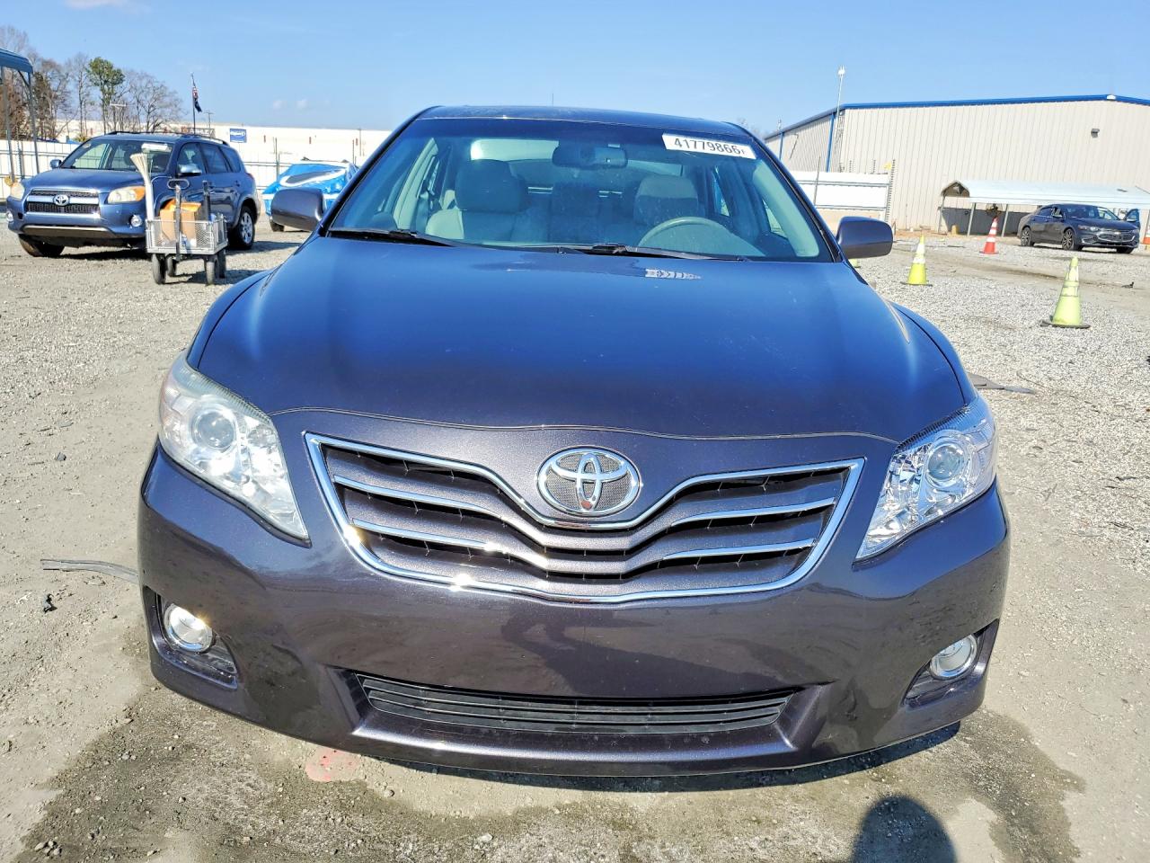 2010 TOYOTA CAMRY XLE V6 photo 5