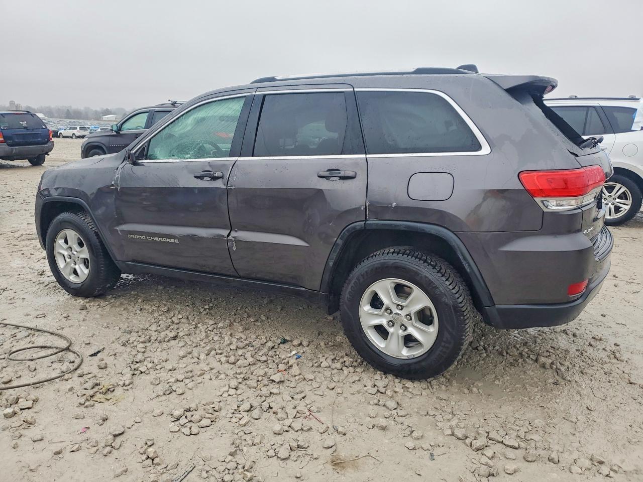 2016 JEEP GRAND CHEROKEE LAREDO photo 2