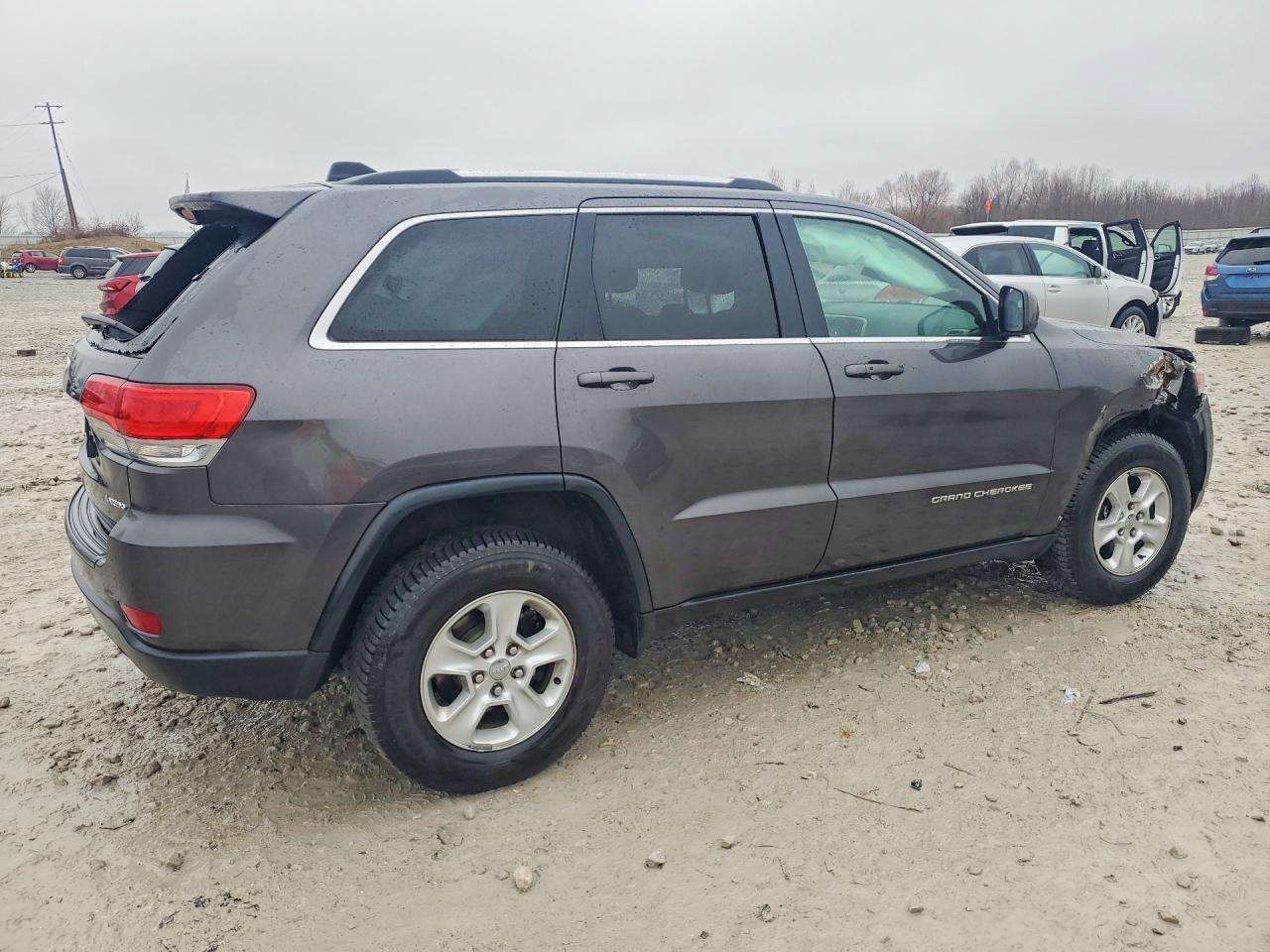 2016 JEEP GRAND CHEROKEE LAREDO photo 3