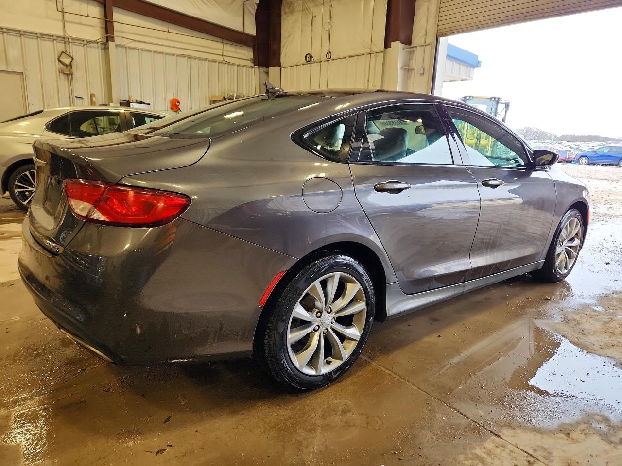 2015 CHRYSLER 200 S photo 3