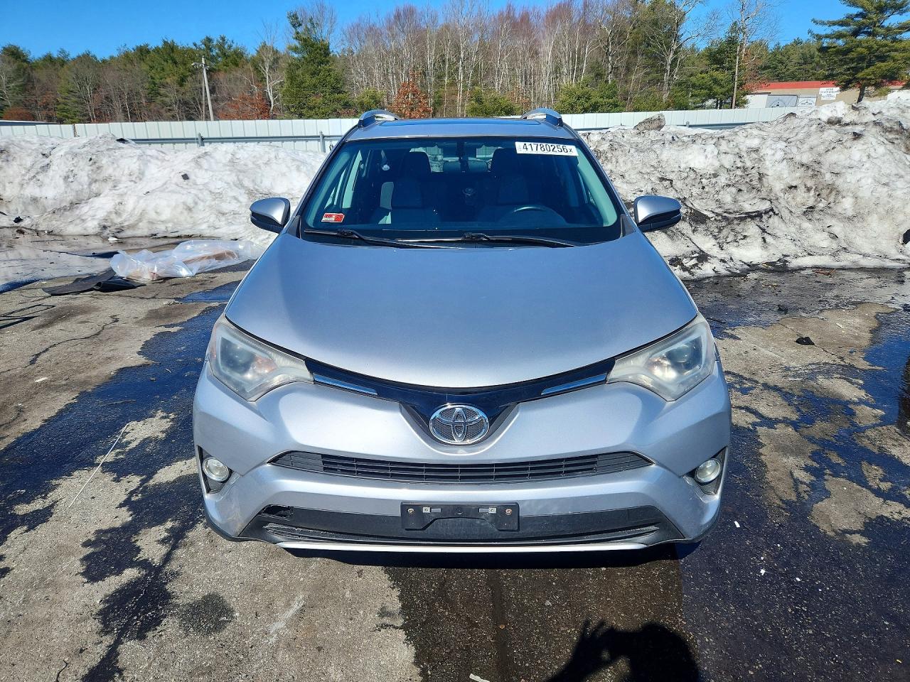 2016 TOYOTA RAV4 XLE photo 13