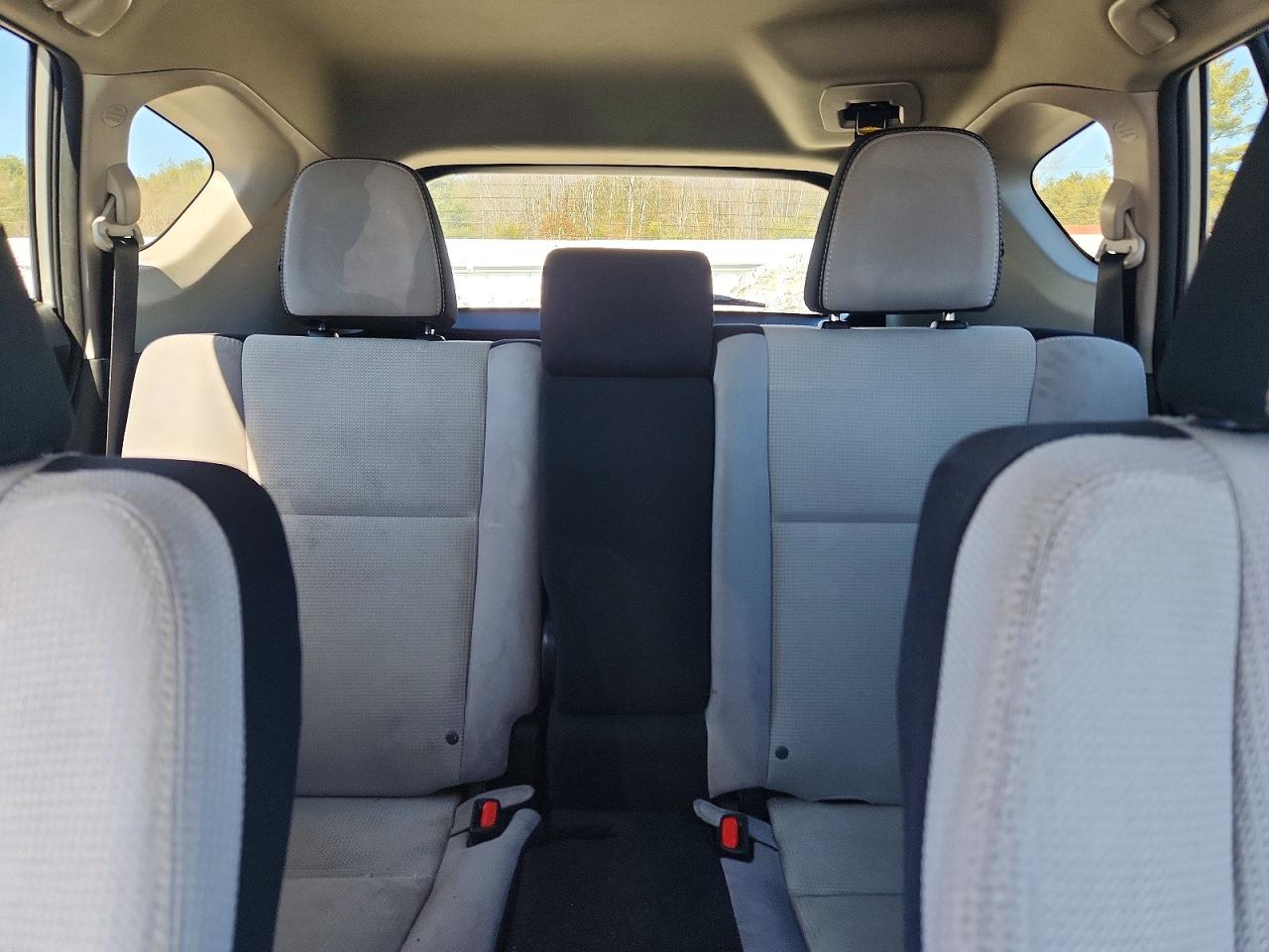 2016 TOYOTA RAV4 XLE photo 28