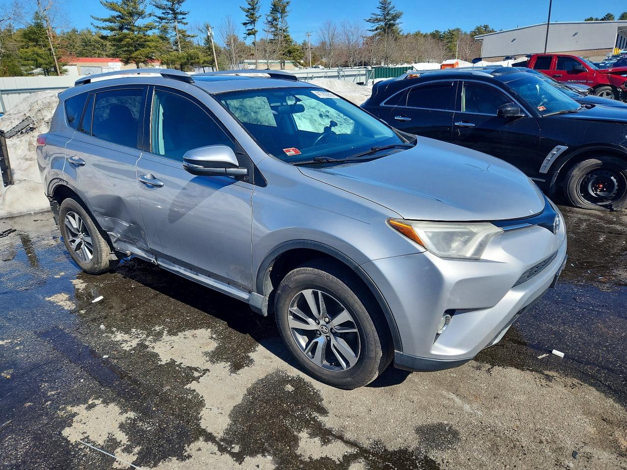 2016 TOYOTA RAV4 XLE photo 10