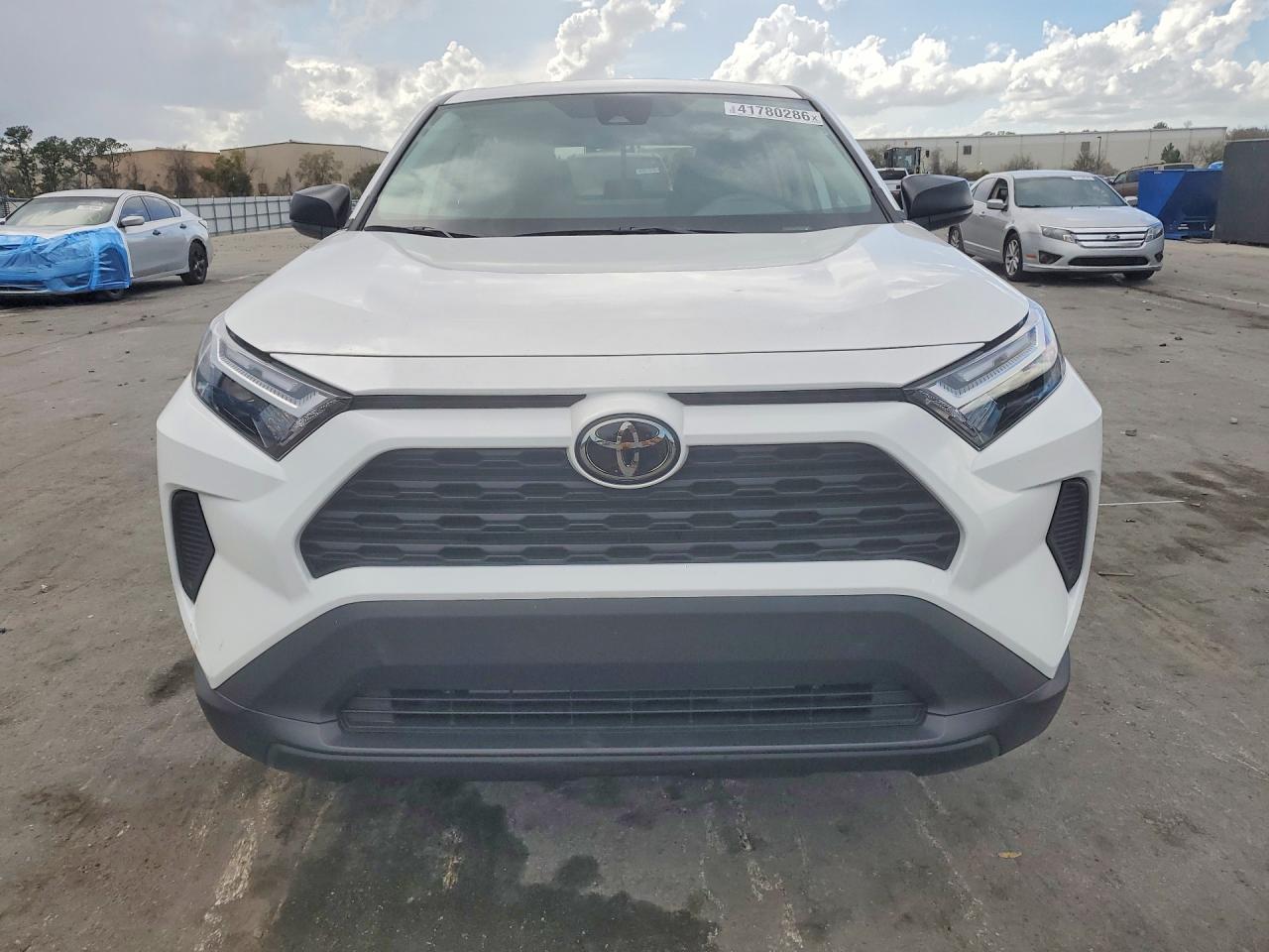 2024 TOYOTA RAV4 LE photo 9