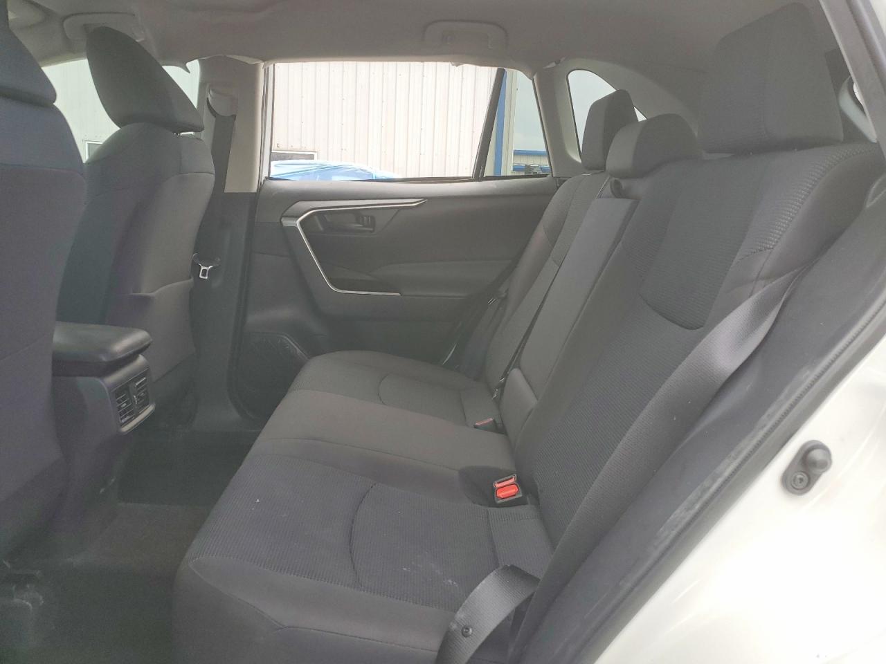 2024 TOYOTA RAV4 LE photo 21