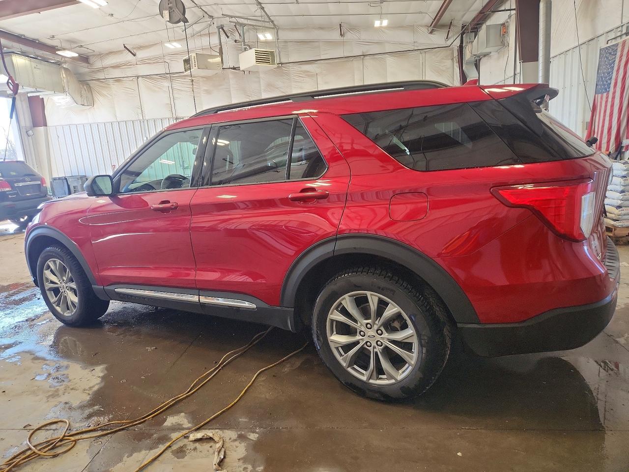 2020 FORD EXPLORER XLT photo 3
