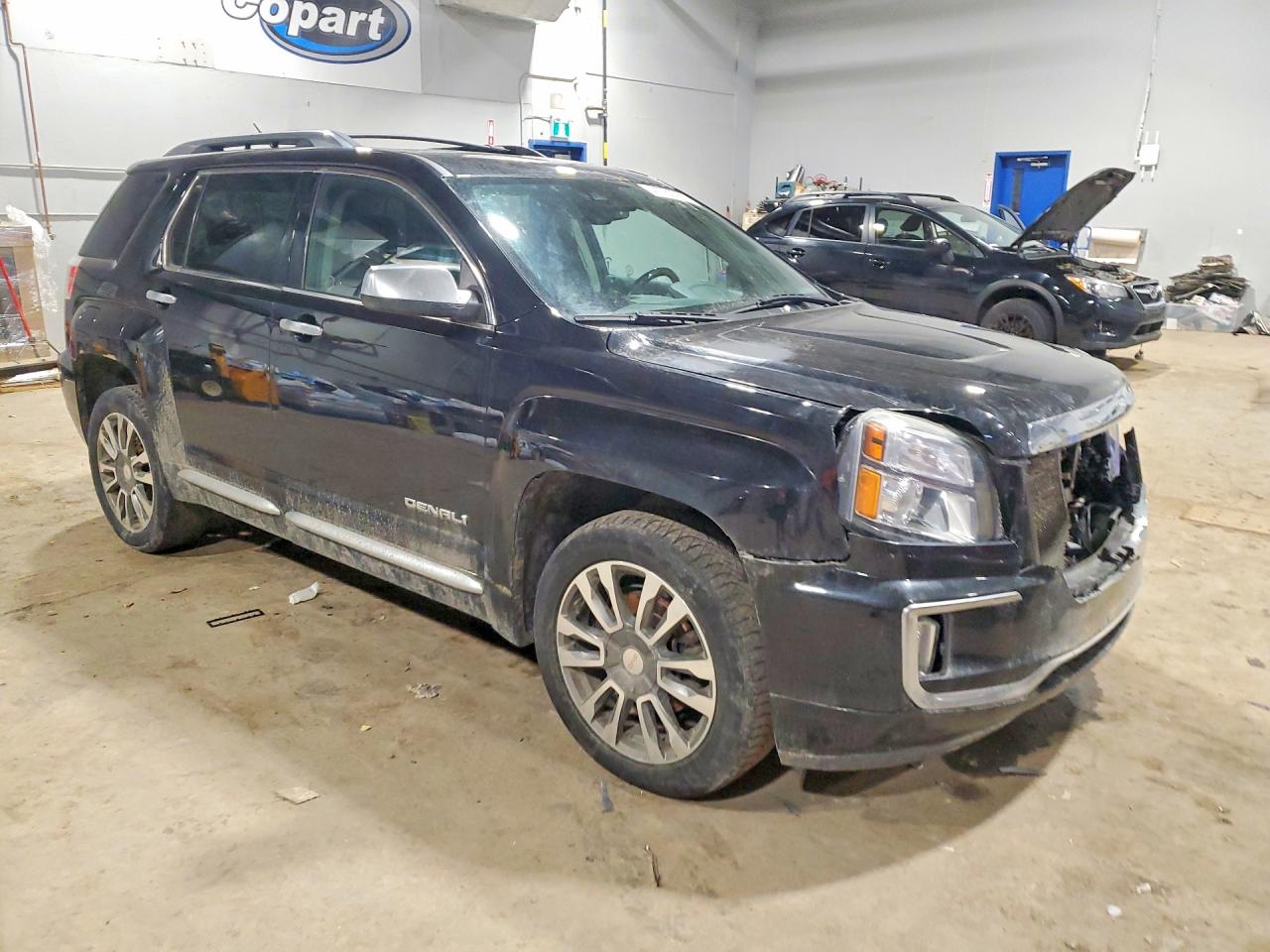 2017 GMC TERRAIN DENALI photo 4