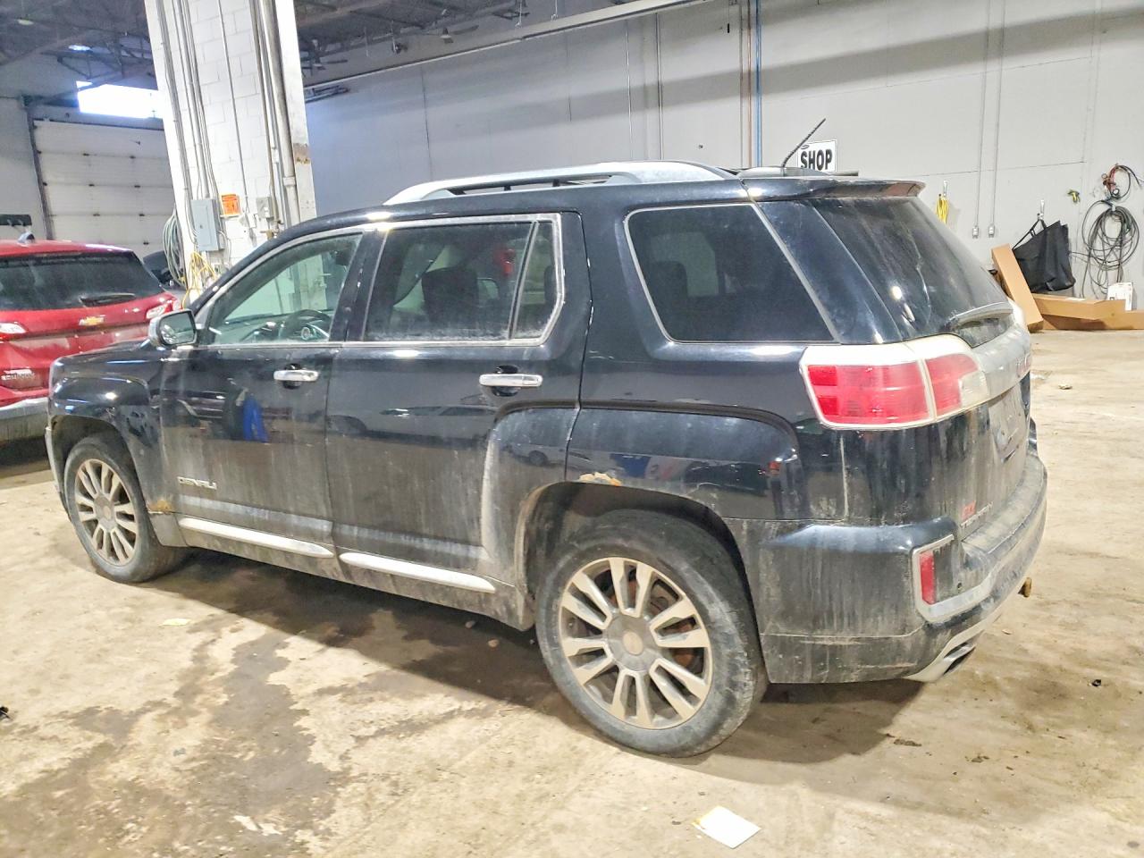 2017 GMC TERRAIN DENALI photo 2