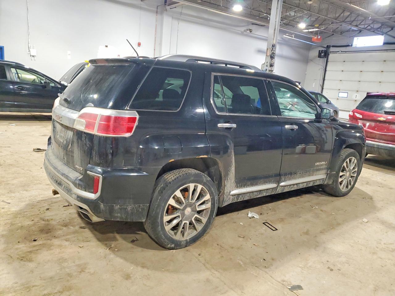 2017 GMC TERRAIN DENALI photo 3