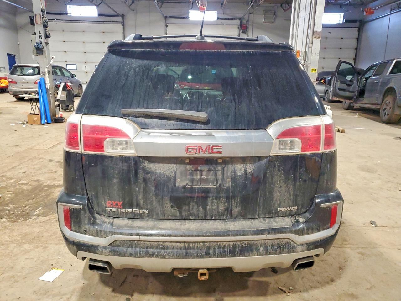 2017 GMC TERRAIN DENALI photo 6
