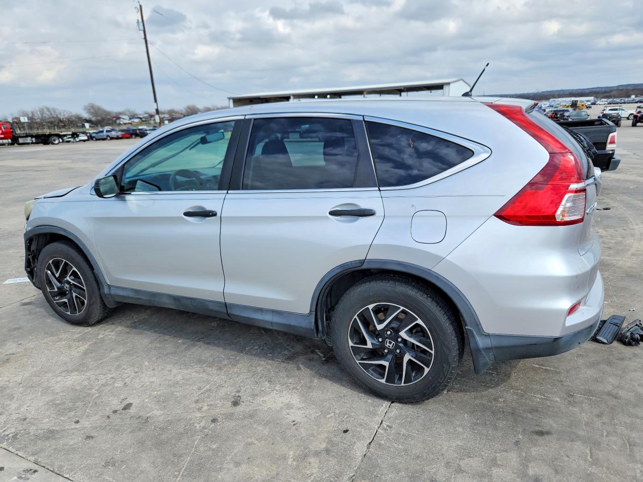 2016 HONDA CR-V SE photo 2