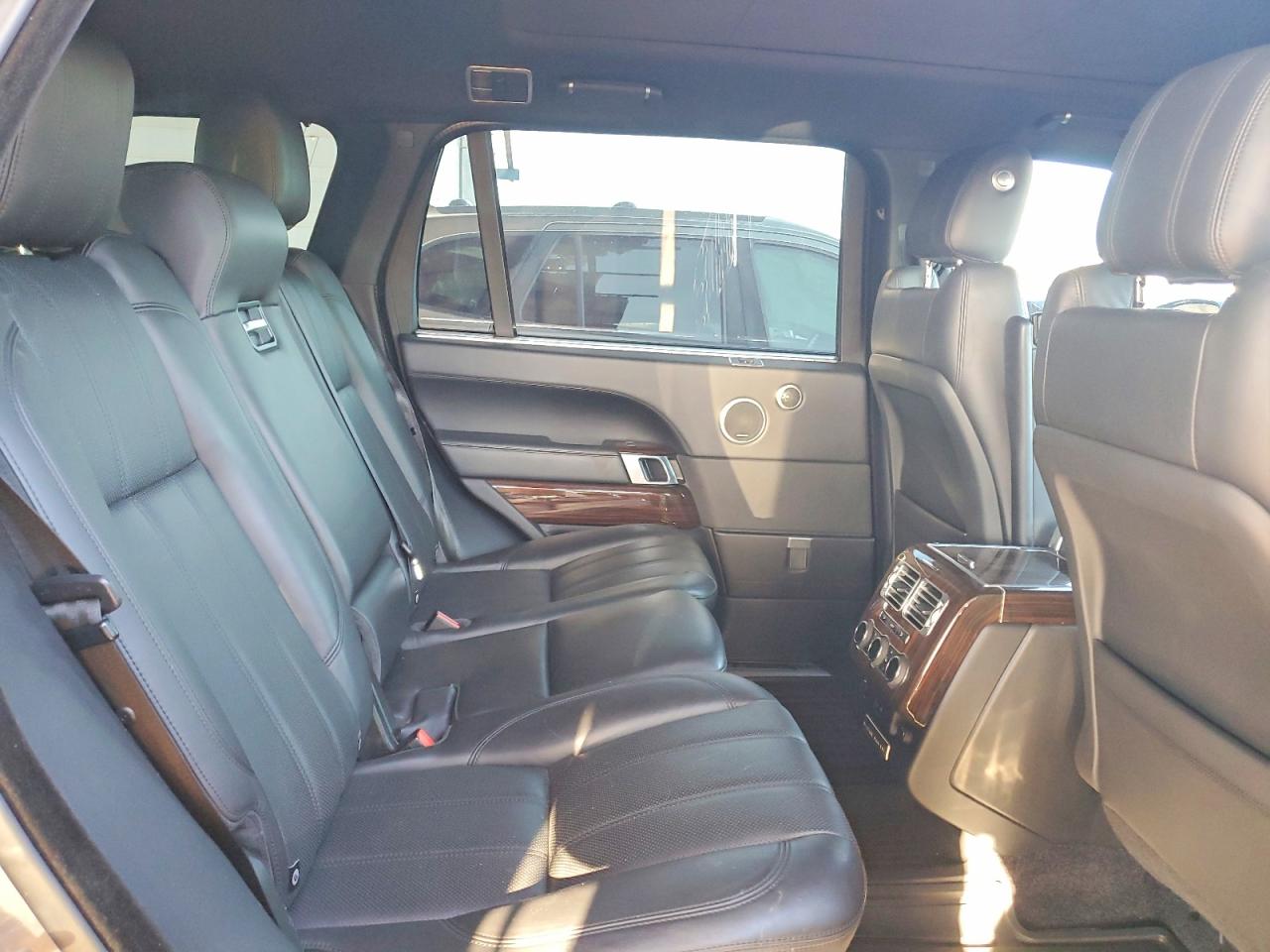 2015 LAND ROVER RANGE ROVER SUPERCHARGED photo 28