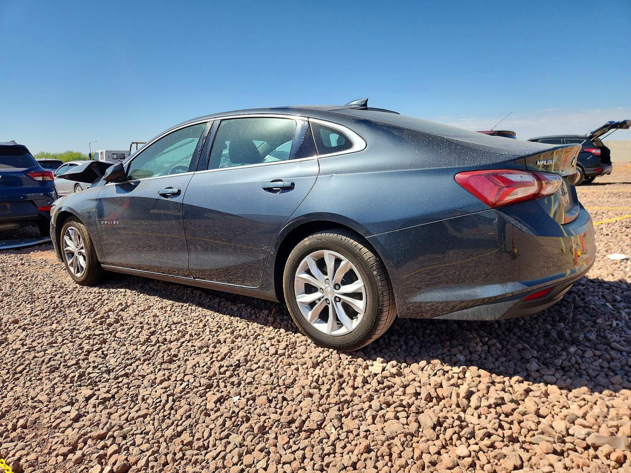 2021 CHEVROLET MALIBU LT photo 3