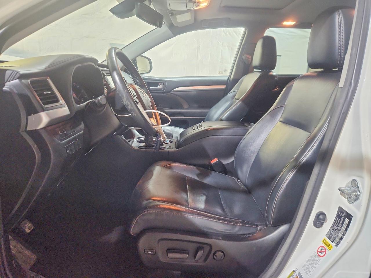 2017 TOYOTA HIGHLANDER XLE photo 7