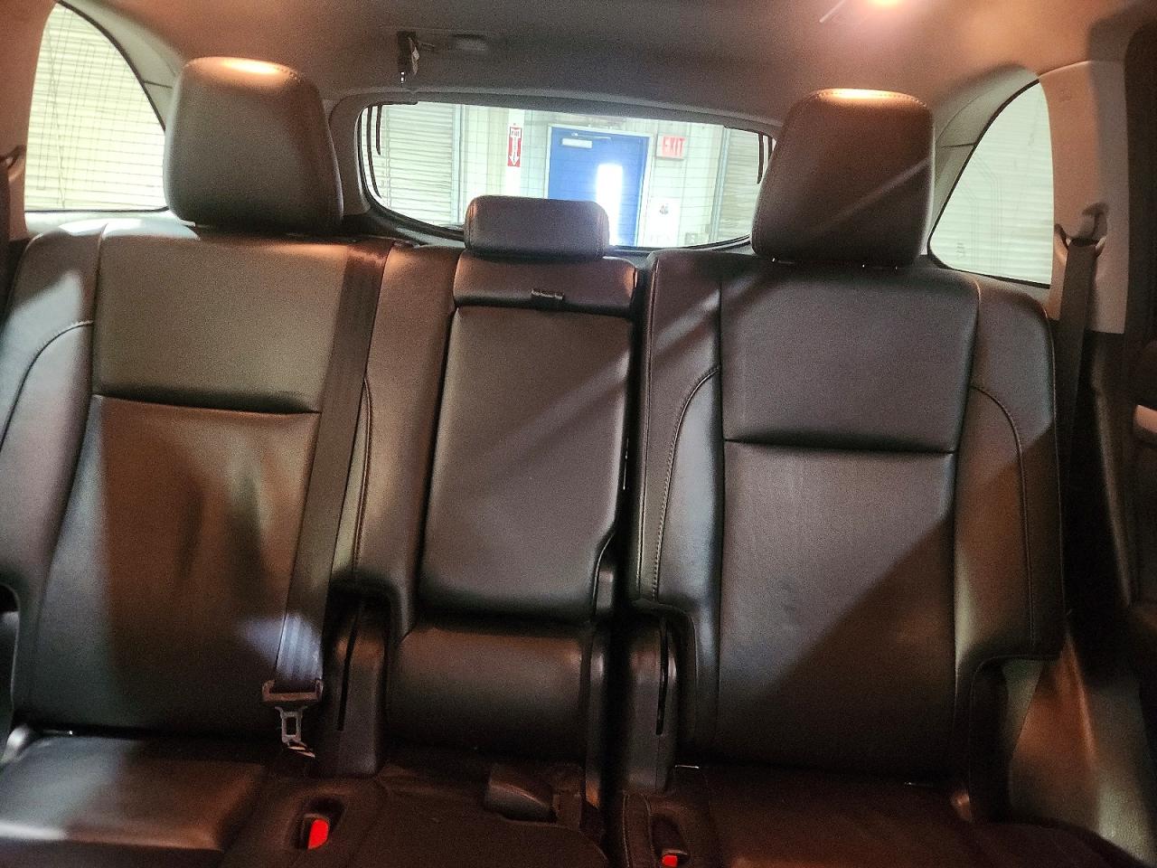 2017 TOYOTA HIGHLANDER XLE photo 10