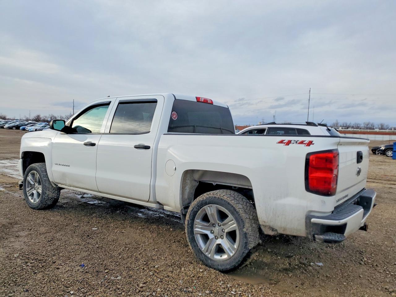 2018 CHEVROLET SILVERADO K1500 CUSTOM photo 3