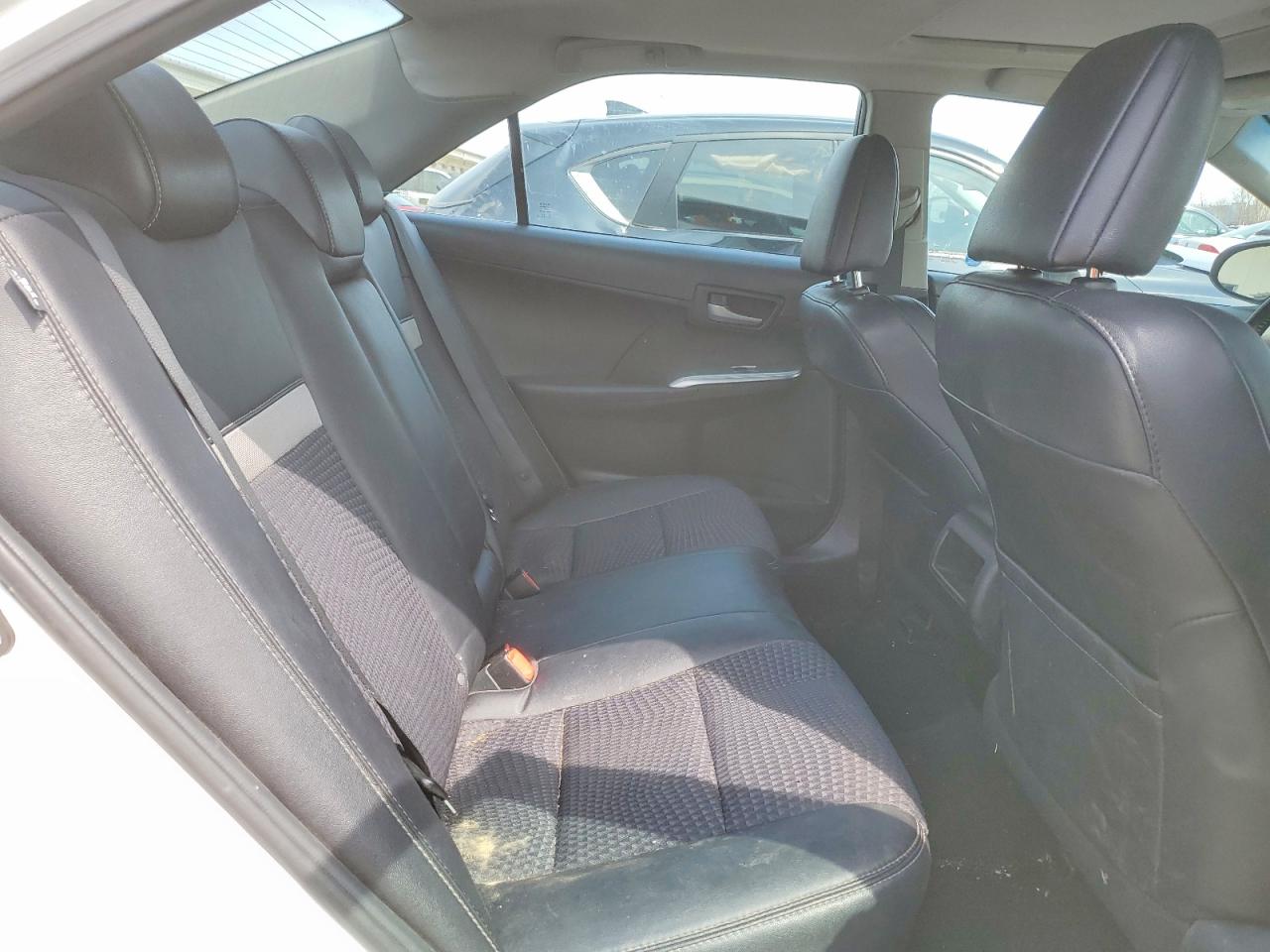 2013 TOYOTA CAMRY SE photo 19