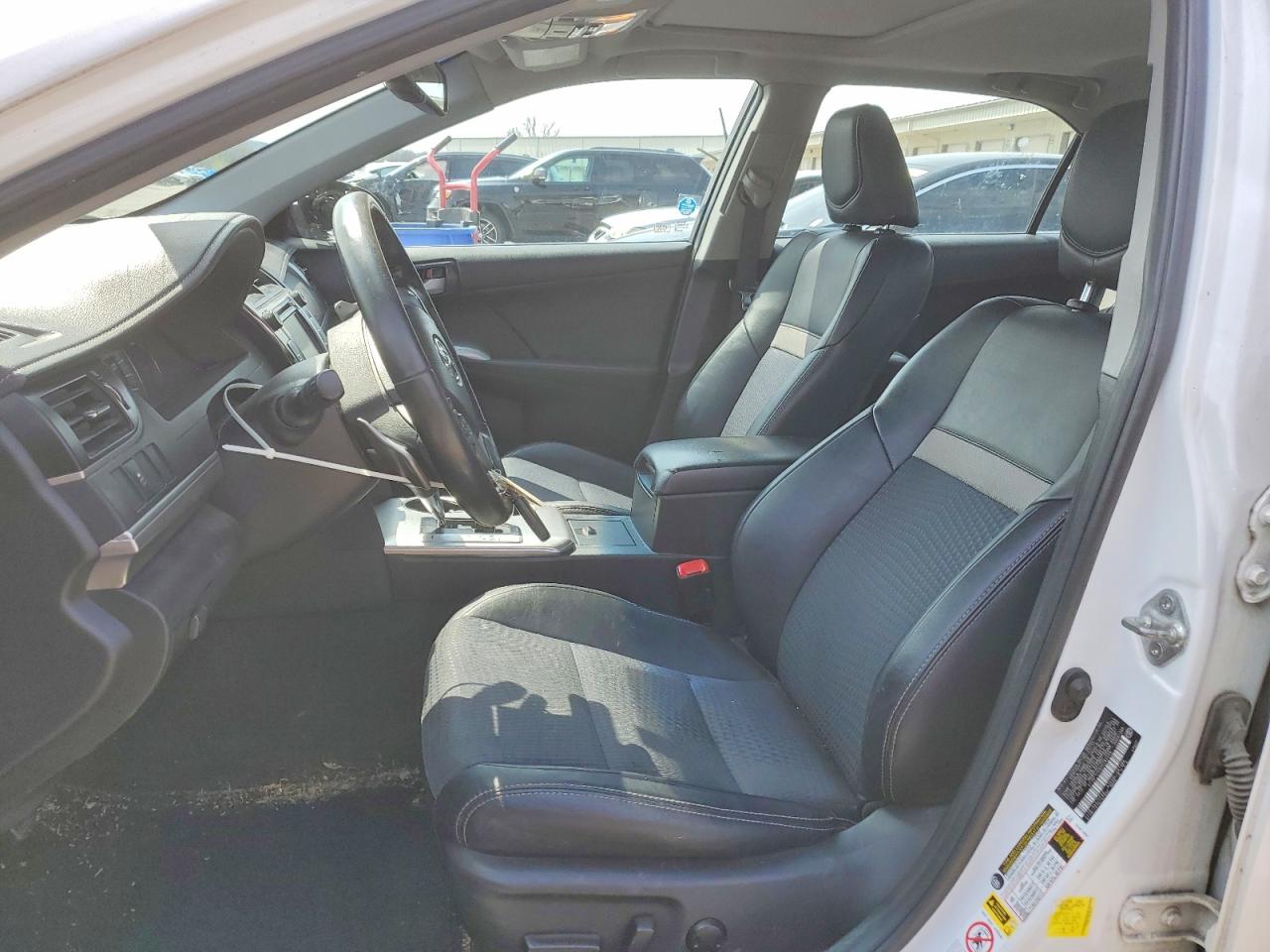 2013 TOYOTA CAMRY SE photo 13