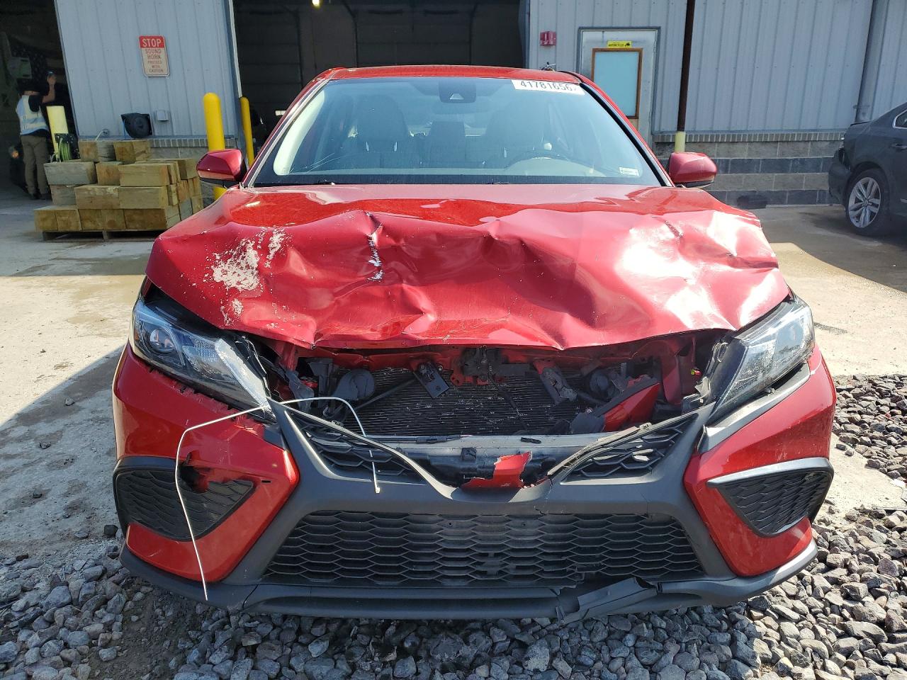 2021 TOYOTA CAMRY SE photo 13