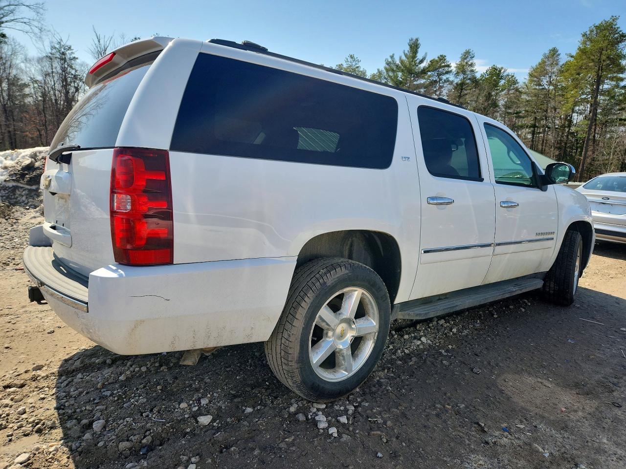 2013 CHEVROLET SUBURBAN K1500 LTZ photo 3