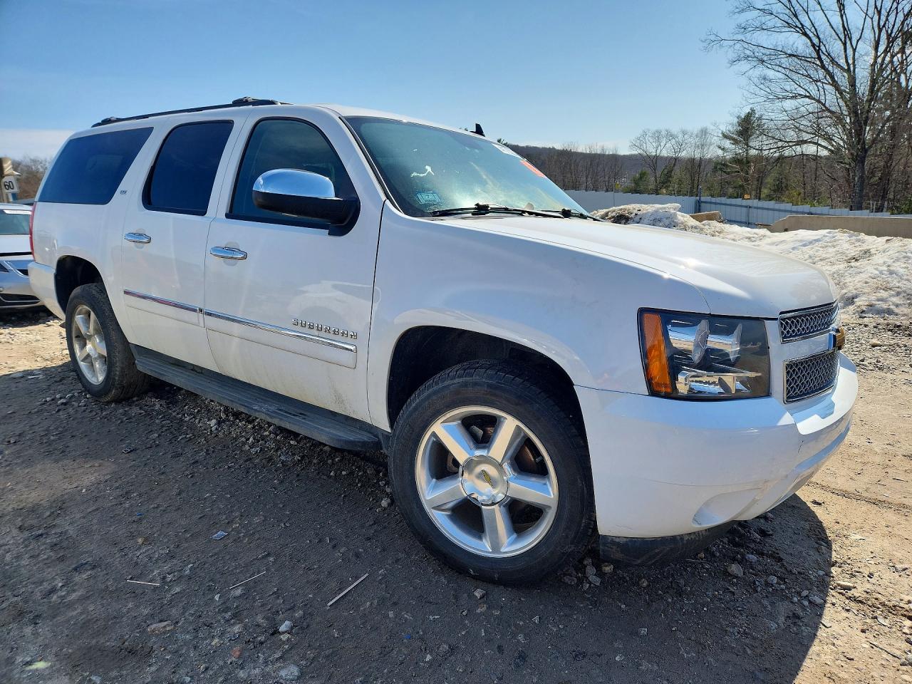 2013 CHEVROLET SUBURBAN K1500 LTZ photo 4