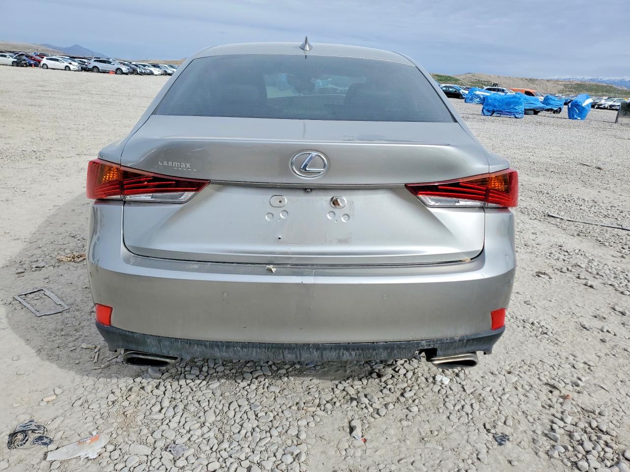 2017 LEXUS IS 200T photo 6