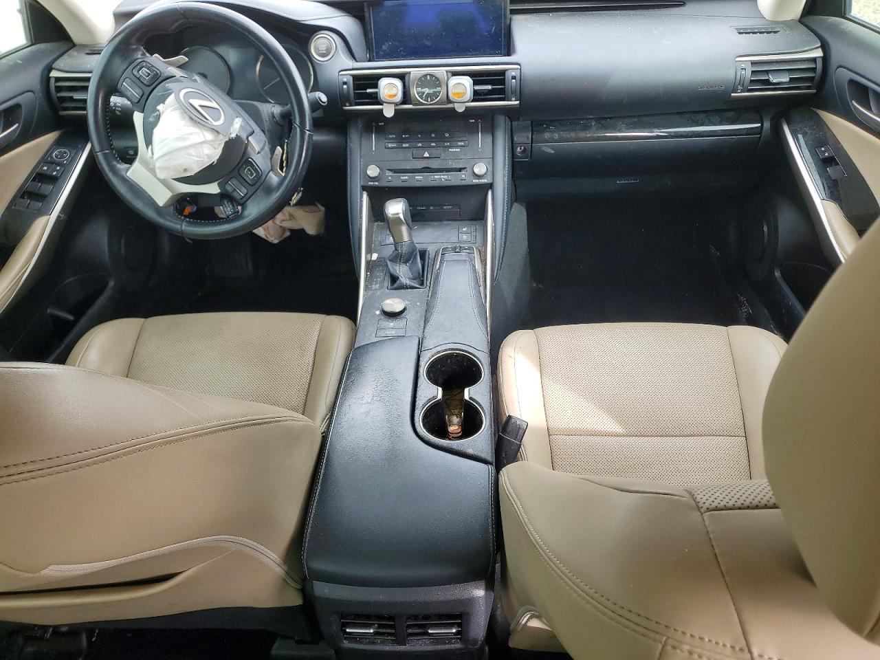 2017 LEXUS IS 200T photo 8