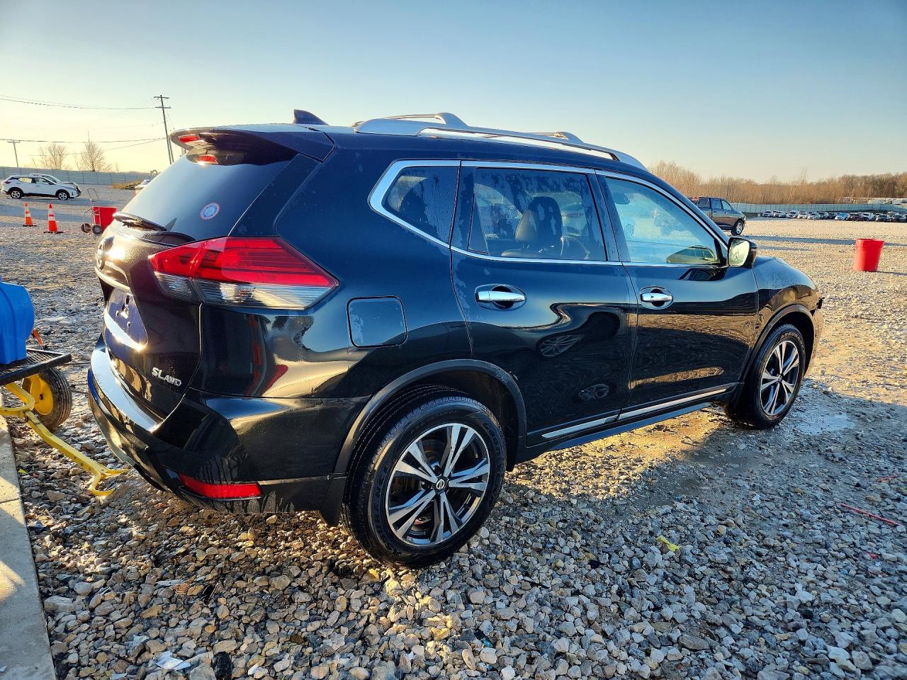 2017 NISSAN ROGUE SL photo 3