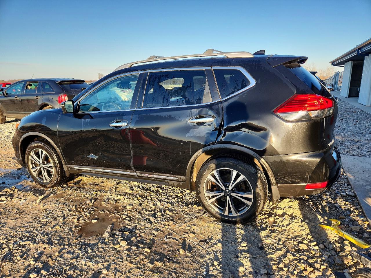 2017 NISSAN ROGUE SL photo 2