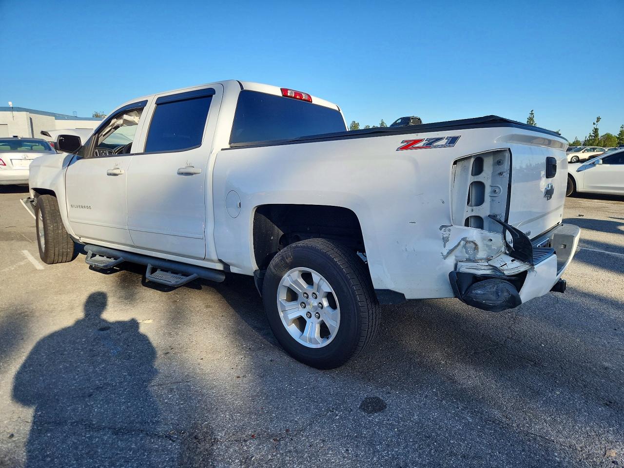 2017 CHEVROLET SILVERADO K1500 LT photo 2