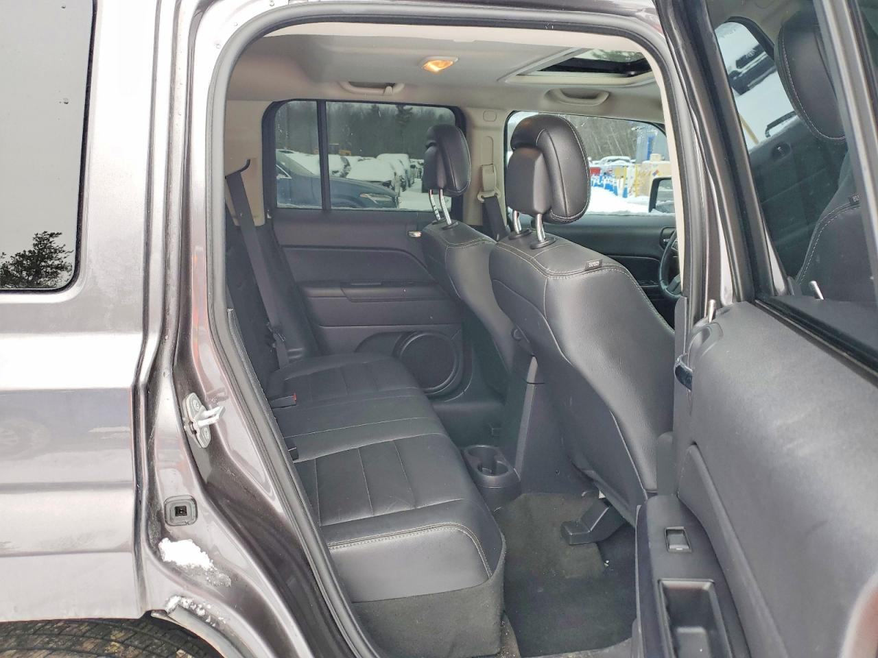 2015 JEEP PATRIOT LATITUDE photo 11