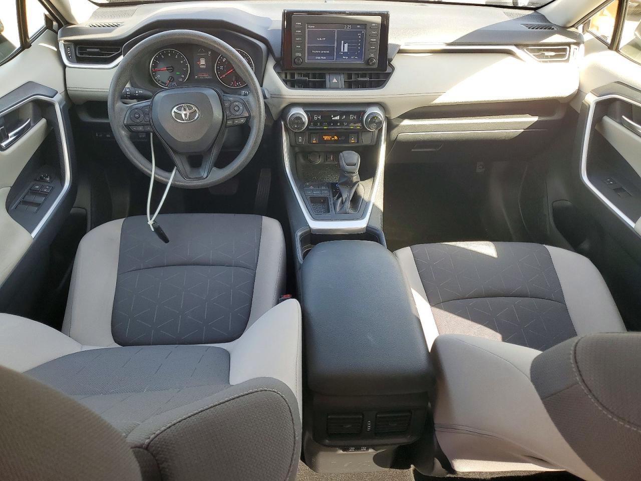 2019 TOYOTA RAV4 XLE photo 15